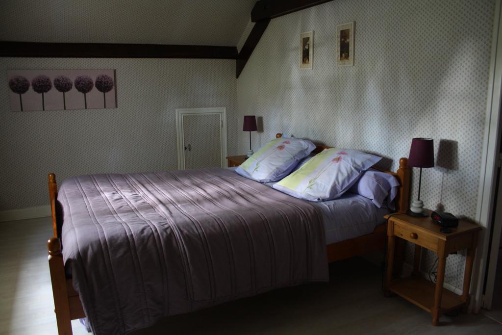 Chaptelat Chambre D'Hotes Les Chenes חדר תמונה