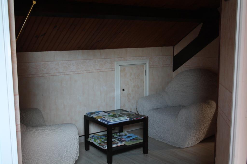 Chaptelat Chambre D'Hotes Les Chenes חדר תמונה